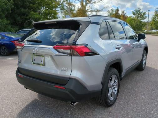 2025 Toyota RAV4 Hybrid XLE