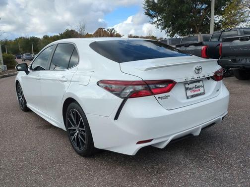 2022 Toyota Camry SE