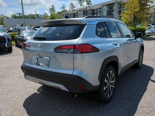 2025 Toyota Corolla Cross XLE