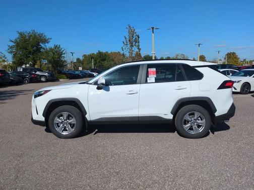 2025 Toyota RAV4 Hybrid XLE