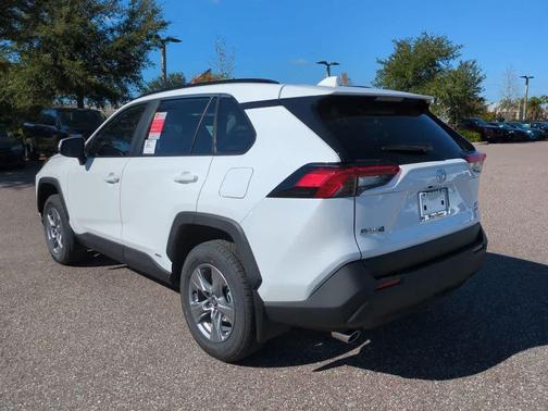 2025 Toyota RAV4 Hybrid XLE