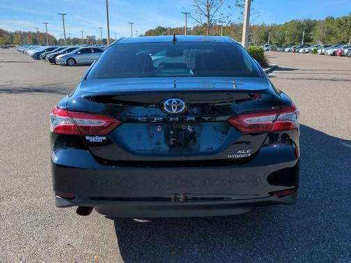 2020 Toyota Camry Hybrid XLE