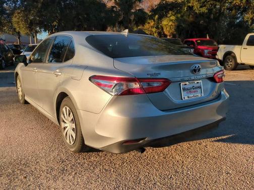2019 Toyota Camry Hybrid LE