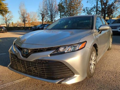 2019 Toyota Camry Hybrid LE