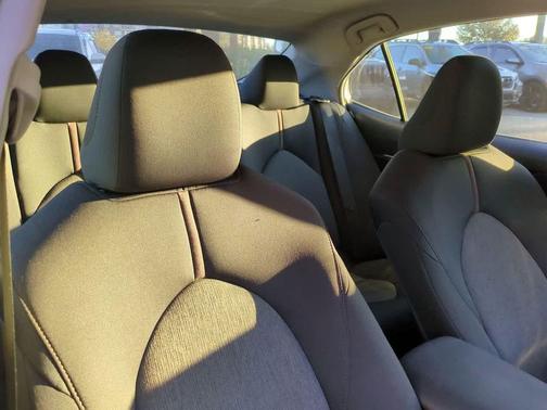 2019 Toyota Camry Hybrid LE