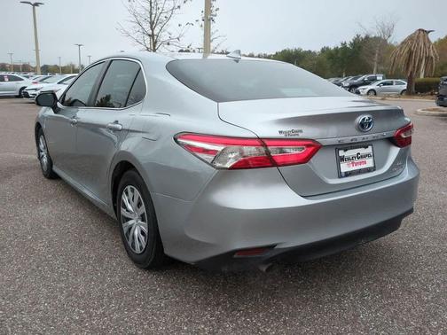 2019 Toyota Camry Hybrid LE