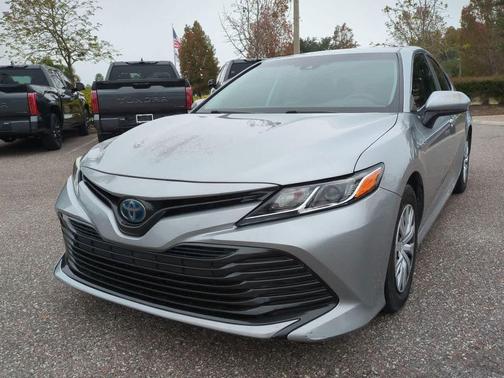2019 Toyota Camry Hybrid LE