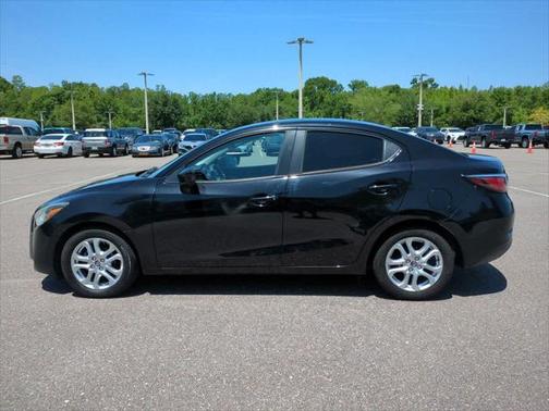2017 Toyota Yaris iA Base