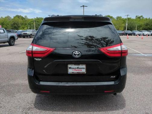 2016 Toyota Sienna XLE Premium