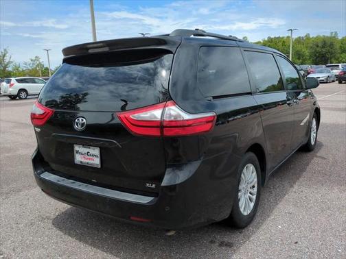 2016 Toyota Sienna XLE Premium