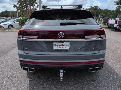 Pure Gray 2024 Volkswagen Atlas Cross Sport 2.0T SEL Premium