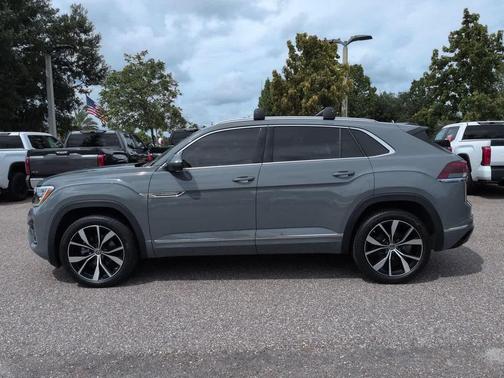 Pure Gray 2024 Volkswagen Atlas Cross Sport 2.0T SEL Premium