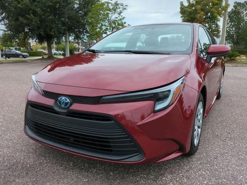 2025 Toyota Corolla Hybrid LE