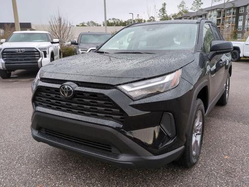 2025 Toyota RAV4 Hybrid SE