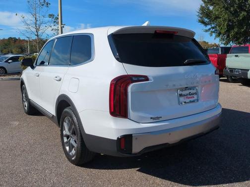 2023 Kia Telluride LX