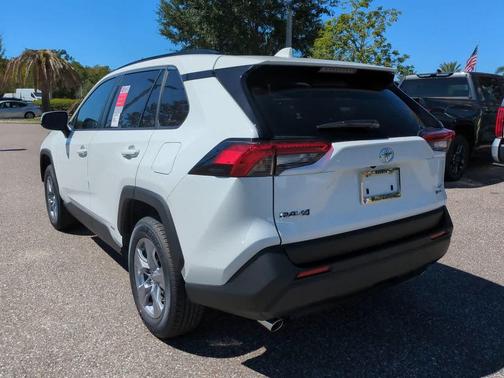 2025 Toyota RAV4 Hybrid SE