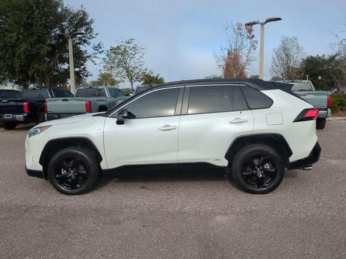 2020 Toyota RAV4 Hybrid SE