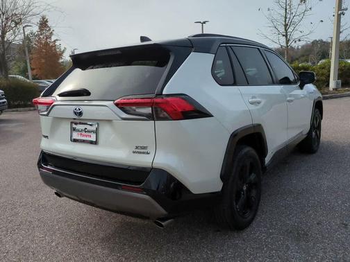 2020 Toyota RAV4 Hybrid SE