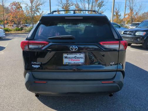 2020 Toyota RAV4 LE
