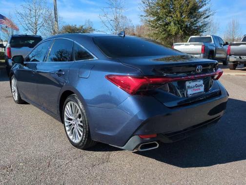 Parisian Night Pearl 2019 Toyota Avalon Limited