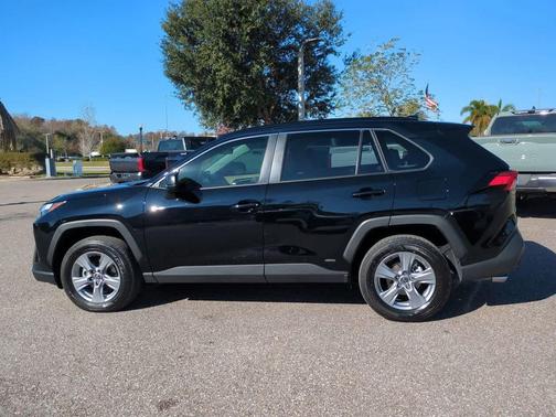 2025 Toyota RAV4 Hybrid LE