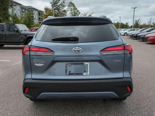 2024 Toyota Corolla Cross XLE