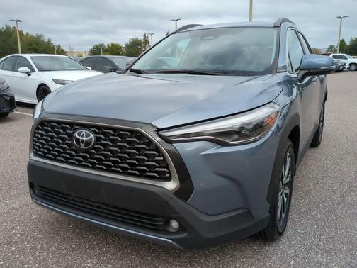2024 Toyota Corolla Cross XLE