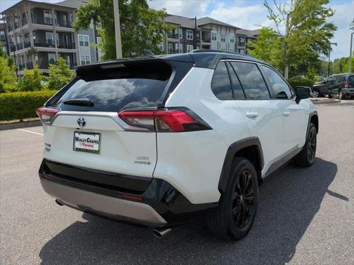2022 Toyota RAV4 Hybrid SE