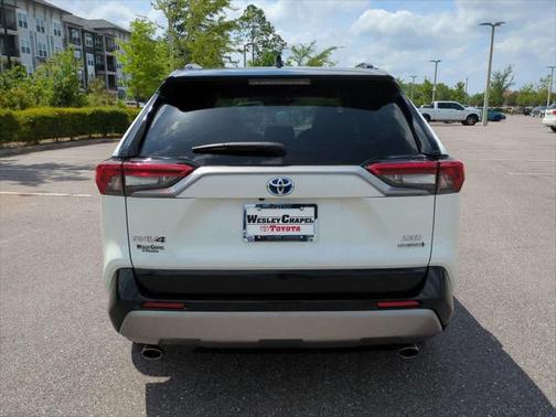 2022 Toyota RAV4 Hybrid SE
