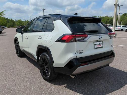 2022 Toyota RAV4 Hybrid SE