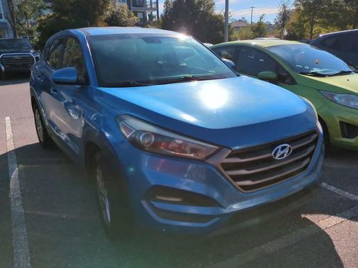 2016 Hyundai TUCSON SE