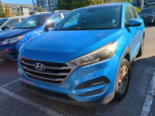 2016 Hyundai TUCSON SE