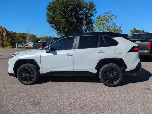 2023 Toyota RAV4 Hybrid SE