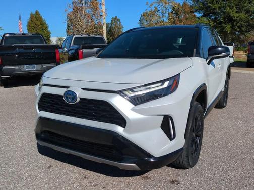 2023 Toyota RAV4 Hybrid SE