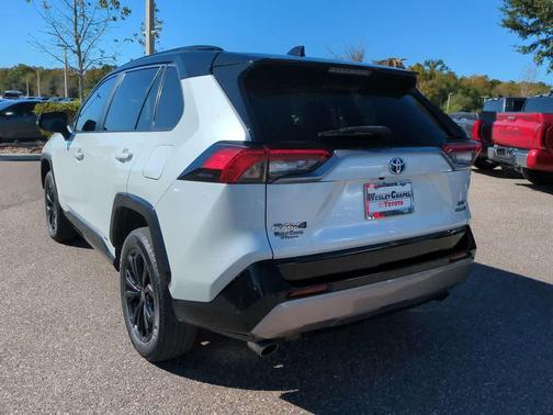 2023 Toyota RAV4 Hybrid SE