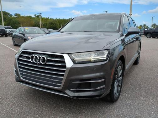 2019 Audi Q7 45 Premium Plus