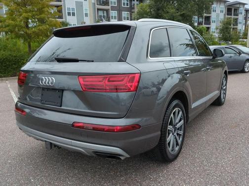 2019 Audi Q7 45 Premium Plus