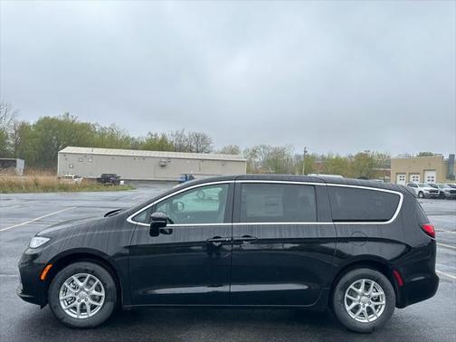 2025 Chrysler Pacifica L