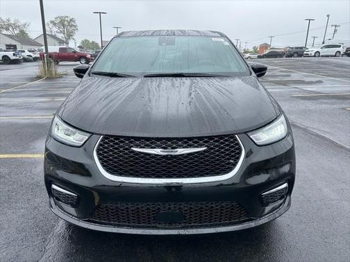 2025 Chrysler Pacifica L