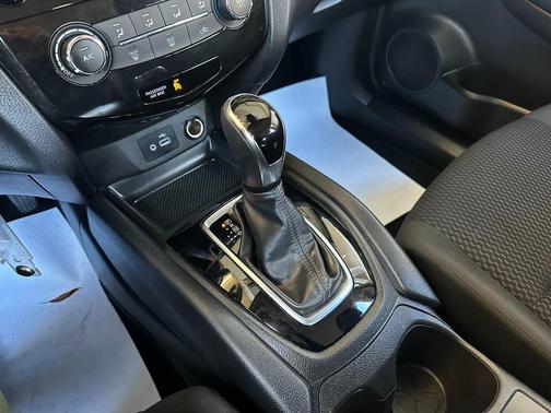 2022 Nissan Rogue Sport S