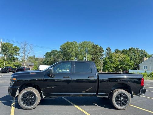 2025 RAM 2500 Big Horn Crew Cab 4x4 6'4' Box