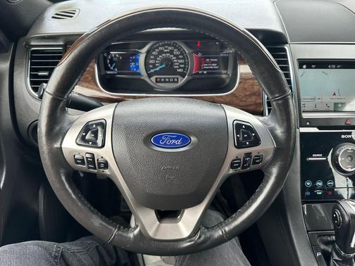 Magnetic Metallic 2016 Ford Taurus Limited