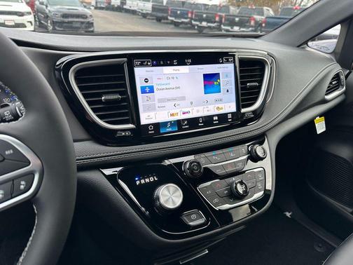 2026 Chrysler Pacifica L