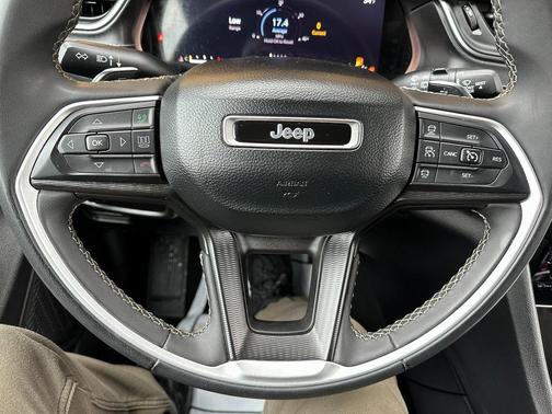 2023 Jeep Grand Cherokee Laredo