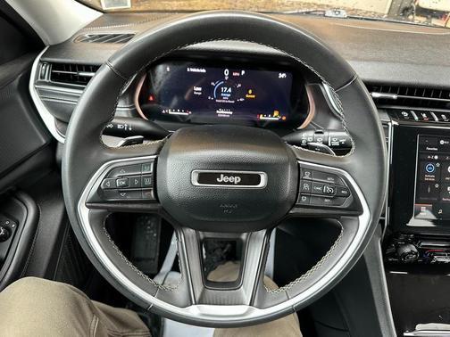 2023 Jeep Grand Cherokee Laredo