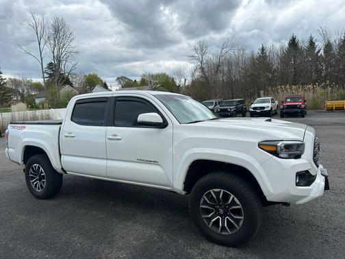 Super White 2021 Toyota Tacoma TRD Sport