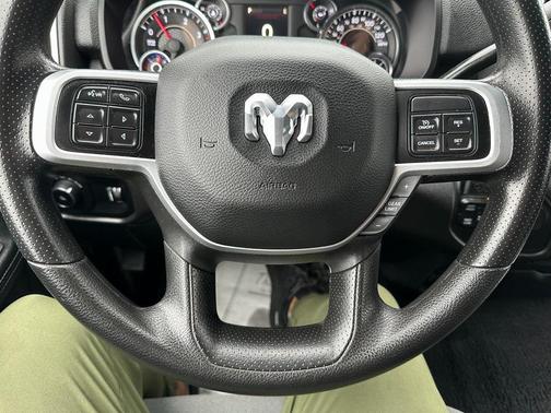 2022 RAM 2500 Big Horn Crew Cab 4x4 6'4' Box