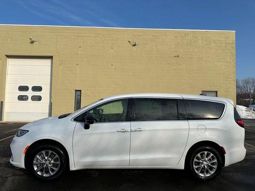 2026 Chrysler Pacifica L