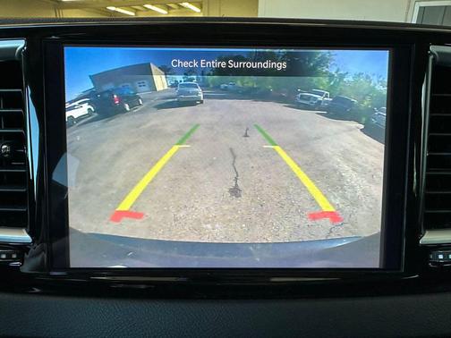 Brilliant Black Crystal Pearlcoat 2023 Chrysler Pacifica Touring L