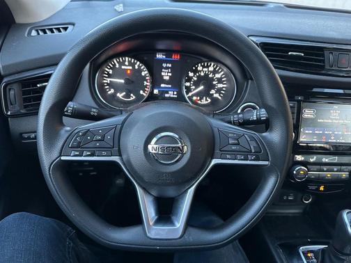 2020 Nissan Rogue Sport SV